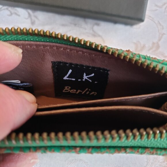 L. K. Berlin Genuine leather Green apple Python Snakeskin design card holder - Picture 6 of 8